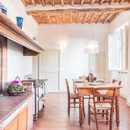 Cenami With Big Pool Apartment